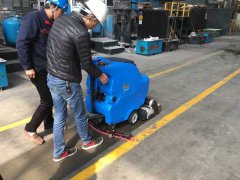 車(chē)間油污太重怎么辦？容恩洗